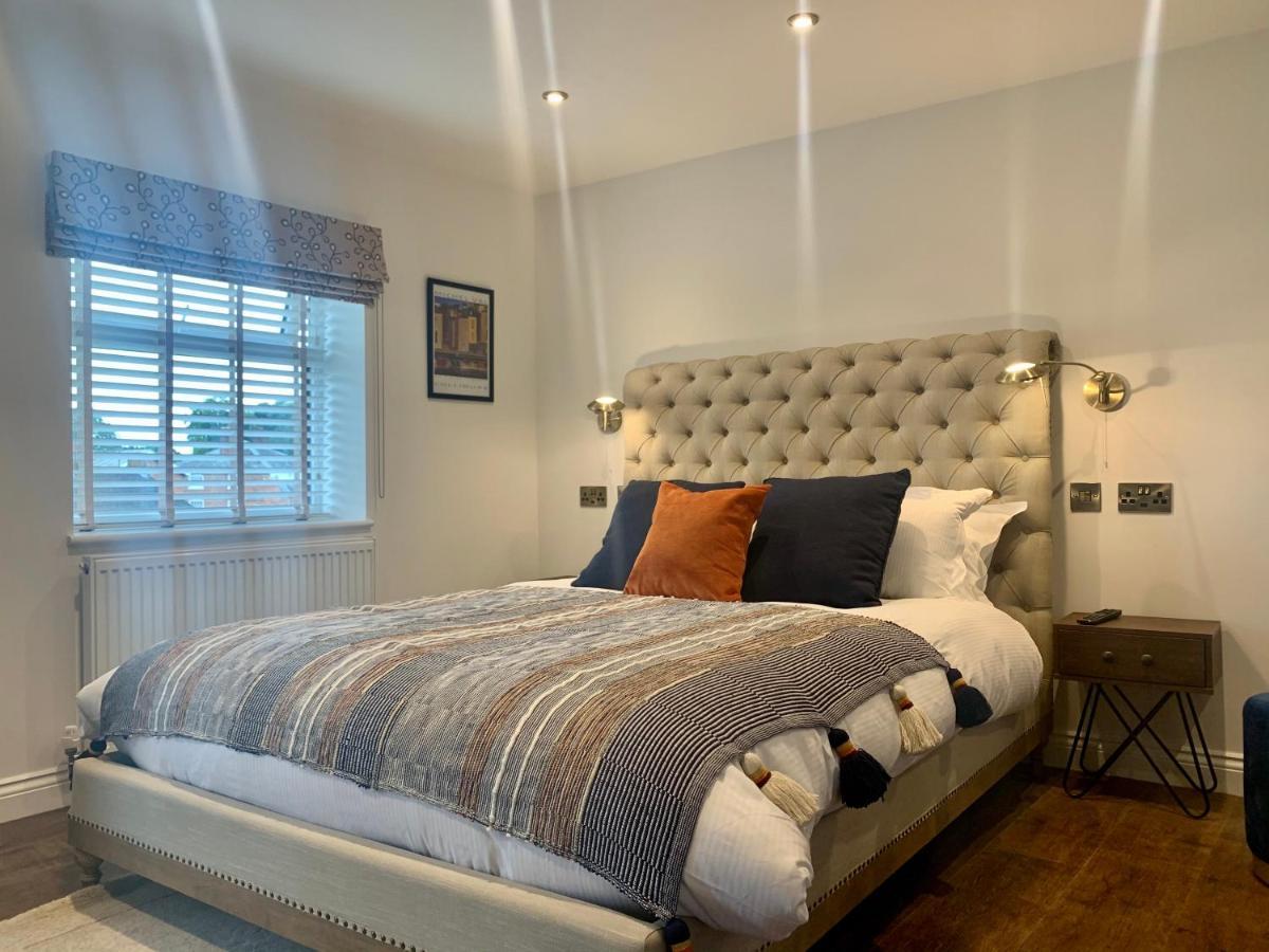 Upstairs At 33 - Self Check In Boutique Accommodation In Worcester Centre Exteriör bild