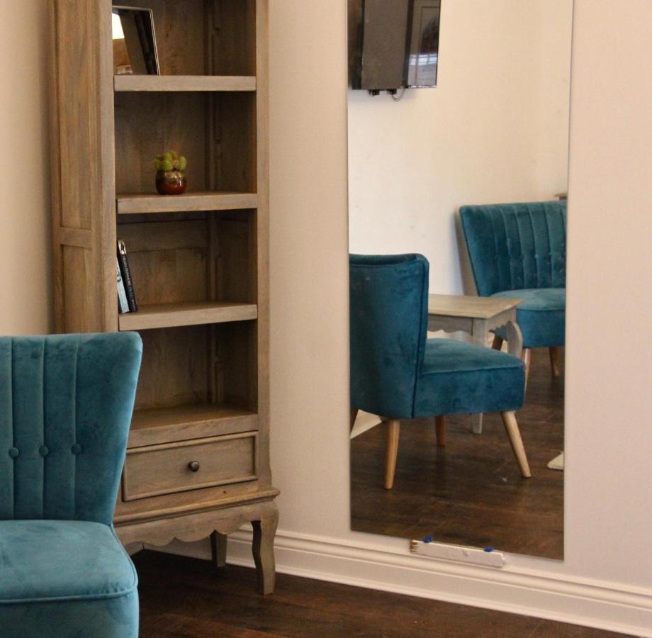 Upstairs At 33 - Self Check In Boutique Accommodation In Worcester Centre Exteriör bild
