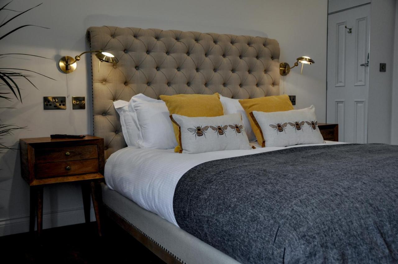 Upstairs At 33 - Self Check In Boutique Accommodation In Worcester Centre Exteriör bild