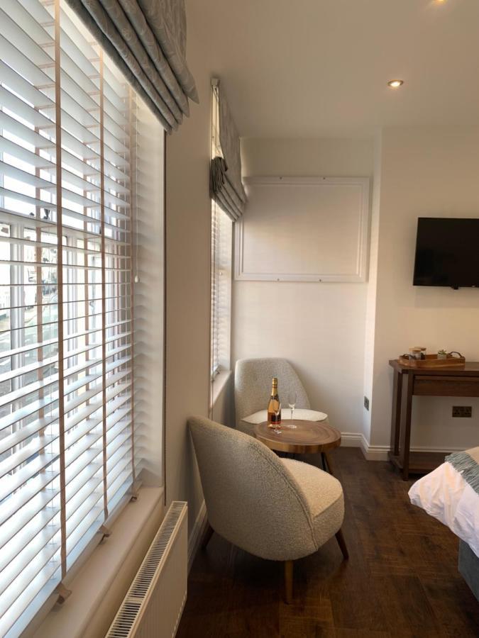Upstairs At 33 - Self Check In Boutique Accommodation In Worcester Centre Exteriör bild